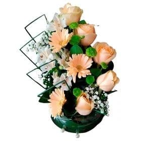 Arranjo 05 Rosas Champanhe e 03 Gérberas